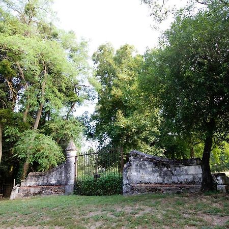 Le Logis Du Pressoir Chambre D'Hotes Bed & Breakfast In Beautiful 18Th Century Estate In The Heart Of The Loire Valley With Heated Pool And Extensive Grounds Bed & Breakfast Les Bois-d'Anjou Dış mekan fotoğraf